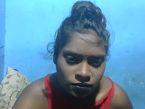 Indiansmiley01 online show from January 2026 04:33:02 PM