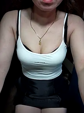 LeanaLy online show from November 2025 11:38:02 PM