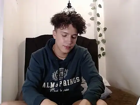 Snapshot of charly_926 chatting on November 2025 08:52:01 PM charly 926 online show from November 2025 08:52:01 PM