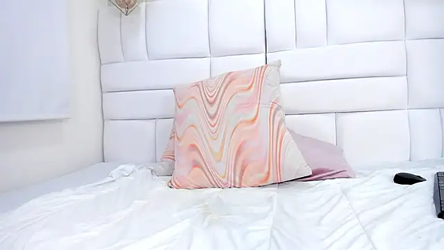 denisse khan online show from March 2026 05:24:01 AM