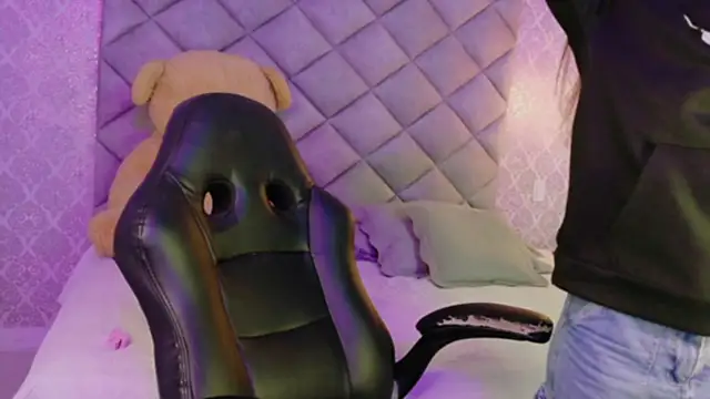 Snapshot of CARO_ADAMS1 chatting on November 2025 11:31:01 AM CARO ADAMS1 online show from November 2025 11:31:01 AM