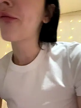 Snapshot of _LovelyDana_ chatting on December 2025 08:39:01 PM LovelyDana online show from December 2025 08:39:01 PM