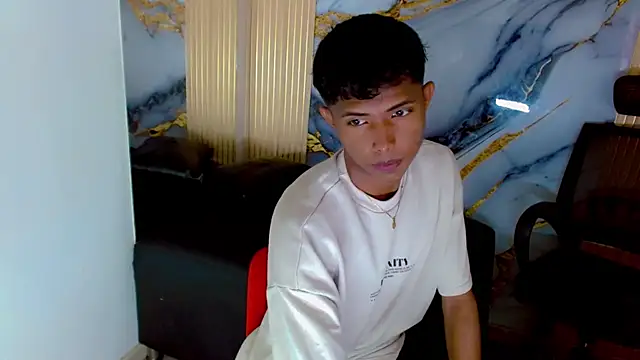 Snapshot of Mick_storm chatting on October 2025 06:59:01 PM Mick storm online show from October 2025 06:59:01 PM