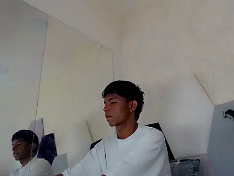 Snapshot of Mick_storm chatting on November 2025 06:52:02 PM Mick storm online show from November 2025 06:52:02 PM