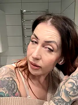 Lindsey feet online show from October 2025 12:30:01 PM