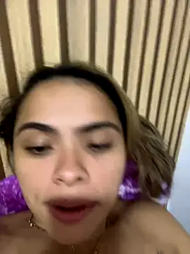 safadinhaquenteW online show from November 2025 04:17:02 AM