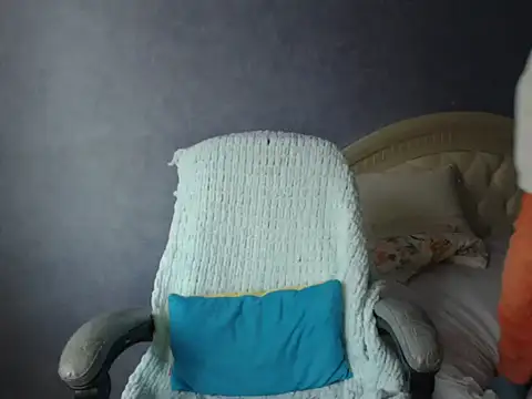 LuckyLisa23 online show from December 2025 10:43:01 AM