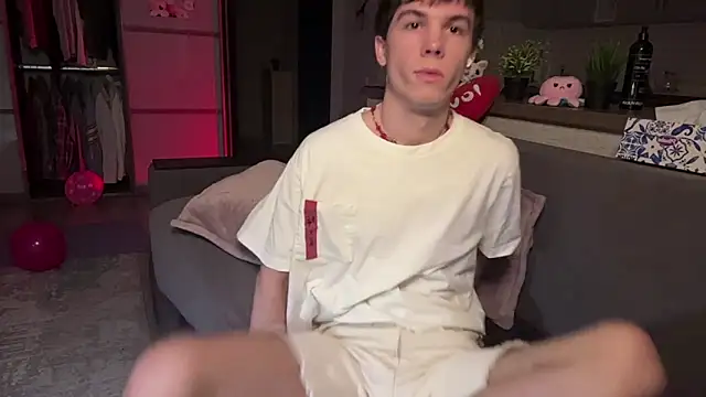 Jeremy1Scott online show from December 2025 09:43:01 PM