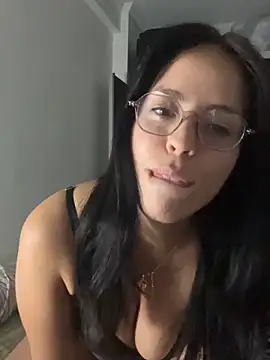 Snapshot of babecatalina chatting on February 2026 04:27:01 AM babecatalina online show from February 2026 04:27:01 AM