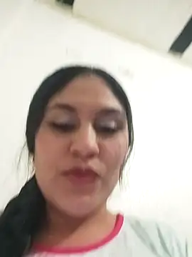 Pocahont as online show from November 2025 04:12:01 AM