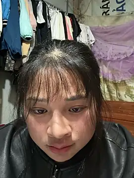 Snapshot of Linh-xxx chatting on January 2026 01:06:02 PM Linh-xxx online show from January 2026 01:06:02 PM