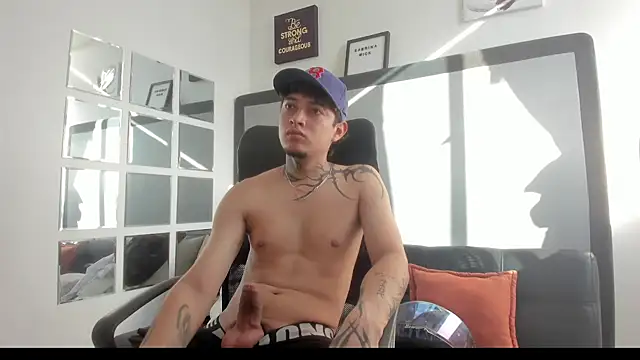 Snapshot of Sky_Wild chatting on November 2025 08:41:02 PM Sky Wild online show from November 2025 08:41:02 PM