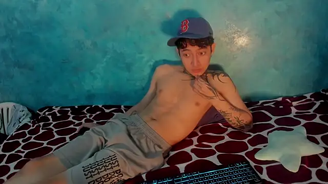 Snapshot of Sky_Wild chatting on December 2025 01:00:01 AM Sky Wild online show from December 2025 01:00:01 AM