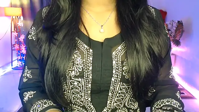 Rashiii  online show from July 2026 07:53:01 PM