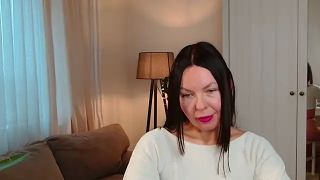 LittleNicolee online show from December 2025 01:04:02 PM