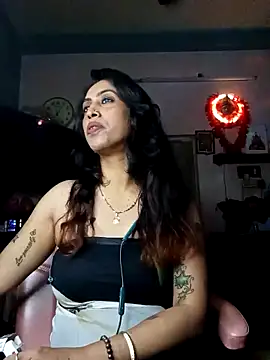 Darling Annie online show from December 2025 06:58:02 PM