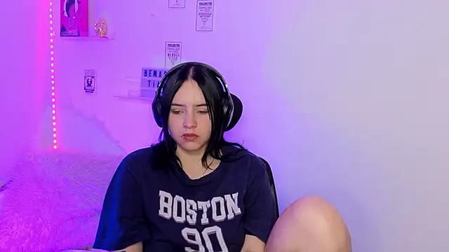 Emily Lindey online show from March 2026 08:19:01 AM