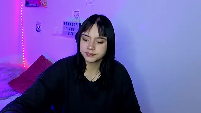 Emily Lindey online show from March 2026 06:13:01 AM