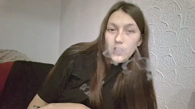 luna tt online show from December 2025 06:47:01 PM