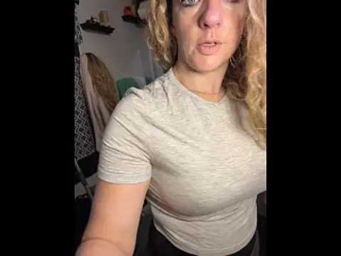 queenkelly1234 online show from November 2025 07:46:02 PM