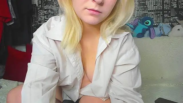 BonnyeBoom online show from November 2025 03:52:02 PM