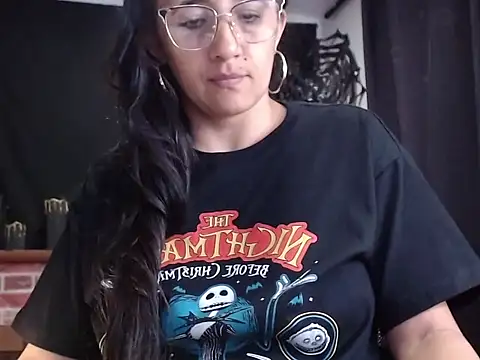 Lucyy Naugthy online show from October 2025 12:52:02 PM