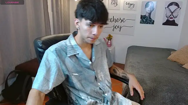 AmethystShadow17 online show from November 2025 03:57:01 PM