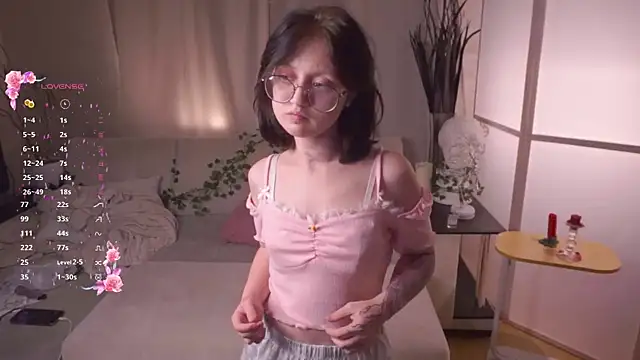 TainaGrebs online show from November 2025 10:10:02 PM