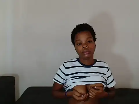 Snapshot of SexyLatoya05 chatting on October 2025 10:58:02 AM SexyLatoya05 online show from October 2025 10:58:02 AM