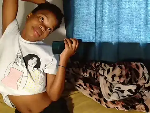 Snapshot of SexyLatoya05 chatting on October 2025 06:50:02 AM SexyLatoya05 online show from October 2025 06:50:02 AM