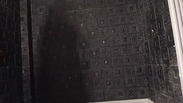 Snapshot of Yvonny27 chatting on November 2025 06:41:02 AM Yvonny27 online show from November 2025 06:41:02 AM