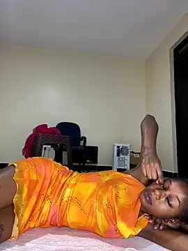 Snapshot of NyahHeat chatting on October 2025 10:43:02 PM NyahHeat online show from October 2025 10:43:02 PM