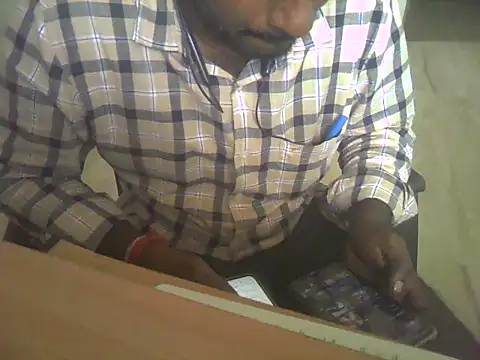 Snapshot of Vickyins480000 chatting on February 2026 07:39:01 AM Vickyins480000 online show from February 2026 07:39:01 AM