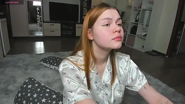 Snapshot of HeatherNextDoor chatting on November 2025 03:06:01 AM HeatherNextDoor online show from November 2025 03:06:01 AM