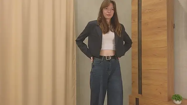 Erosyne online show from October 2025 03:34:04 PM