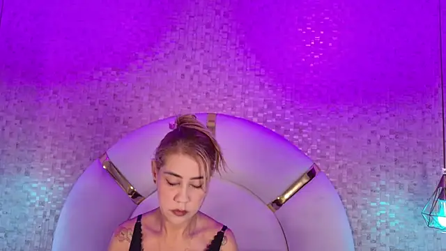 emmy rose25 online show from February 2026 11:47:02 AM