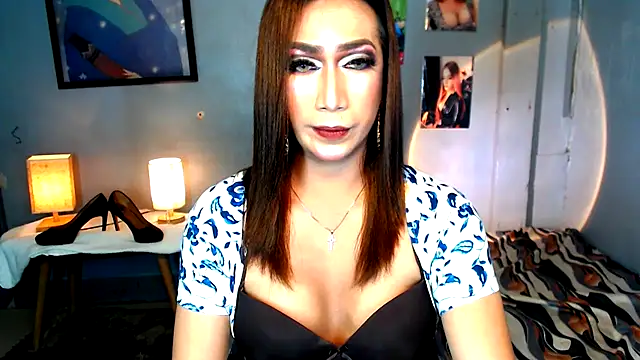 Snapshot of littleredbunny27 chatting on March 2026 08:51:02 AM littleredbunny27 online show from March 2026 08:51:02 AM