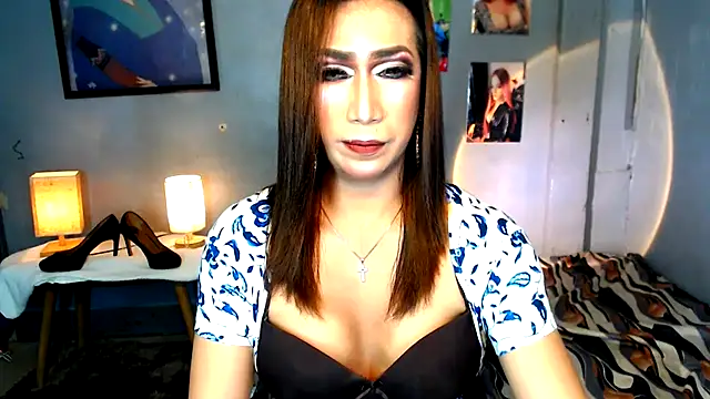 Snapshot of littleredbunny27 chatting on March 2026 09:01:02 AM littleredbunny27 online show from March 2026 09:01:02 AM