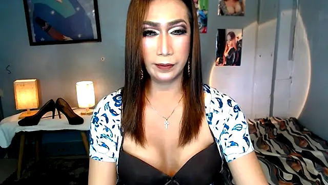 Snapshot of littleredbunny27 chatting on March 2026 12:31:02 PM littleredbunny27 online show from March 2026 12:31:02 PM