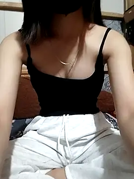 Snapshot of Katy68 chatting on December 2025 05:48:01 AM Katy68 online show from December 2025 05:48:01 AM