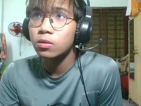 kave2033 online show from November 2025 02:52:02 PM