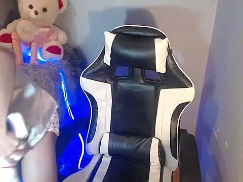 Snapshot of Yourasianbabyemma chatting on November 2025 08:10:01 PM Yourasianbabyemma online show from November 2025 08:10:01 PM