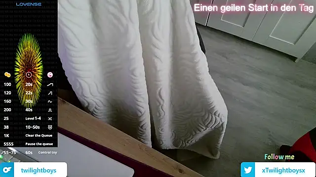 Snapshot of Twilightboyx chatting on November 2025 09:22:02 AM Twilightboyx online show from November 2025 09:22:02 AM