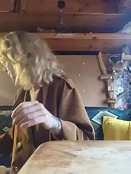 Snapshot of DeesseLilli chatting on October 2025 06:46:02 AM DeesseLilli online show from October 2025 06:46:02 AM