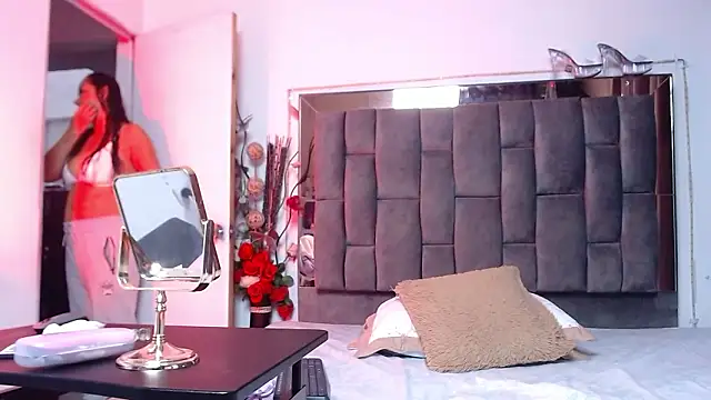 Snapshot of Salmma_Milf chatting on February 2026 11:53:01 AM Salmma Milf online show from February 2026 11:53:01 AM