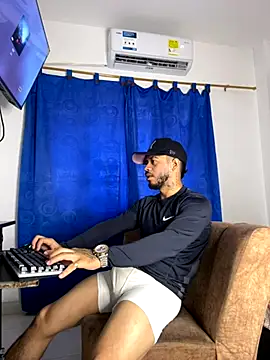 Kylian Alessandro online show from November 2025 03:11:01 PM