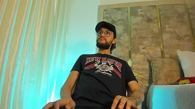 Liam Samderz online show from October 2025 12:06:01 PM