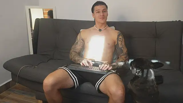 Snapshot of Dominick_walker chatting on November 2025 09:36:02 PM Dominick walker online show from November 2025 09:36:02 PM