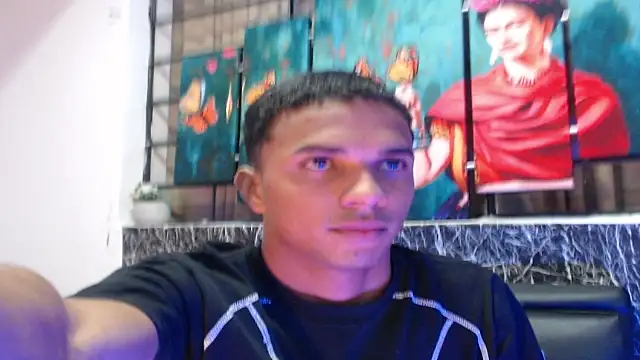 Natan Latino online show from April 2026 01:11:02 AM