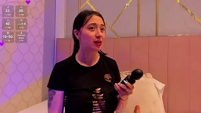 JuliethCruz  online show from May 2026 07:08:01 PM